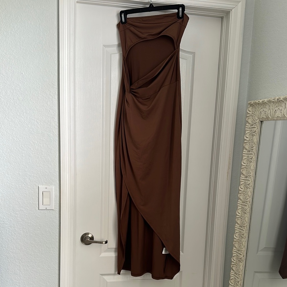 Elegant Brown Strapless Dress